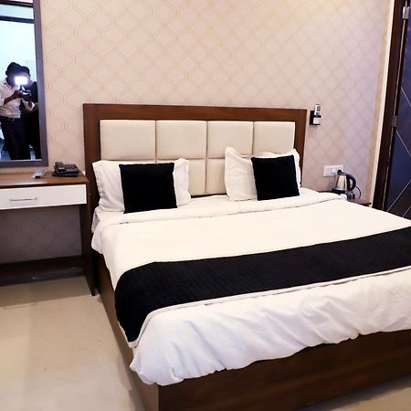 Royal Park Inn Greater Noida Buitenkant foto