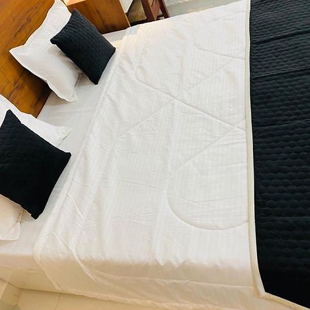 Royal Park Inn Greater Noida Buitenkant foto