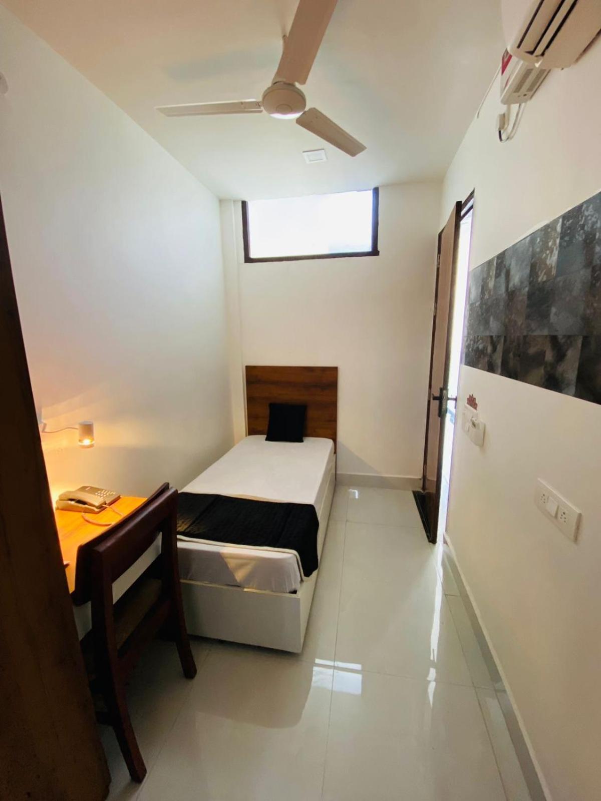 Royal Park Inn Greater Noida Buitenkant foto