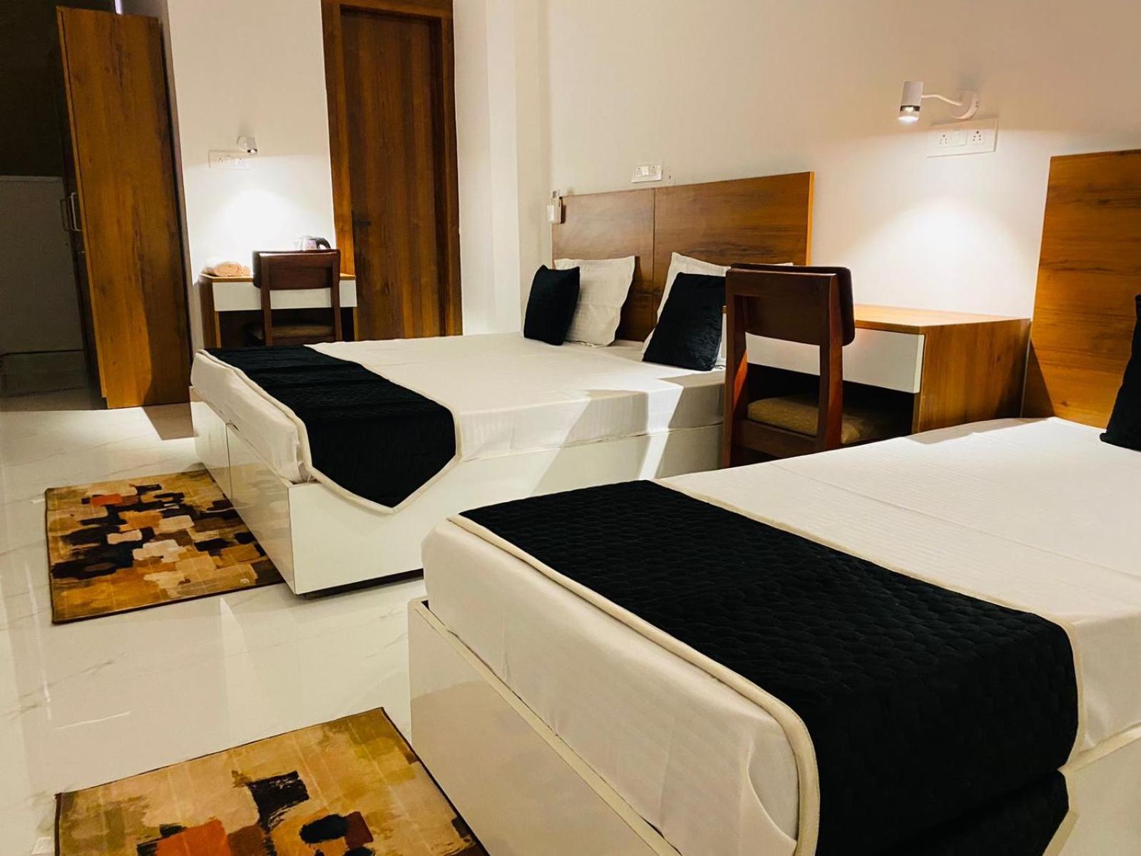 Royal Park Inn Greater Noida Buitenkant foto