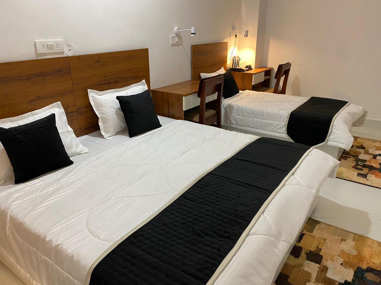 Royal Park Inn Greater Noida Buitenkant foto